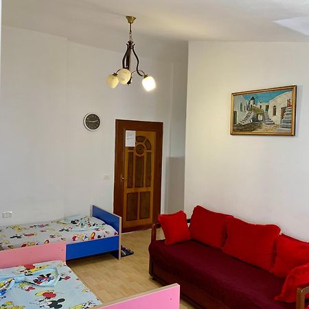 Villa House For Rent Jurgen à Golem  Extérieur photo