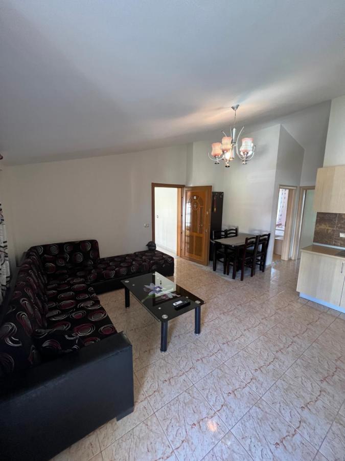 Villa House For Rent Jurgen à Golem  Extérieur photo
