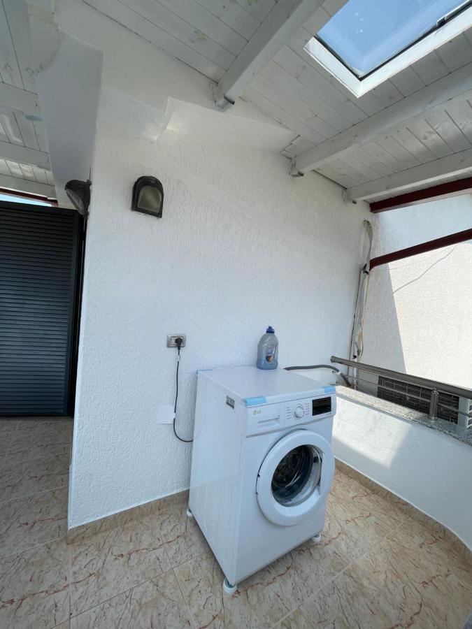 Villa House For Rent Jurgen à Golem  Extérieur photo