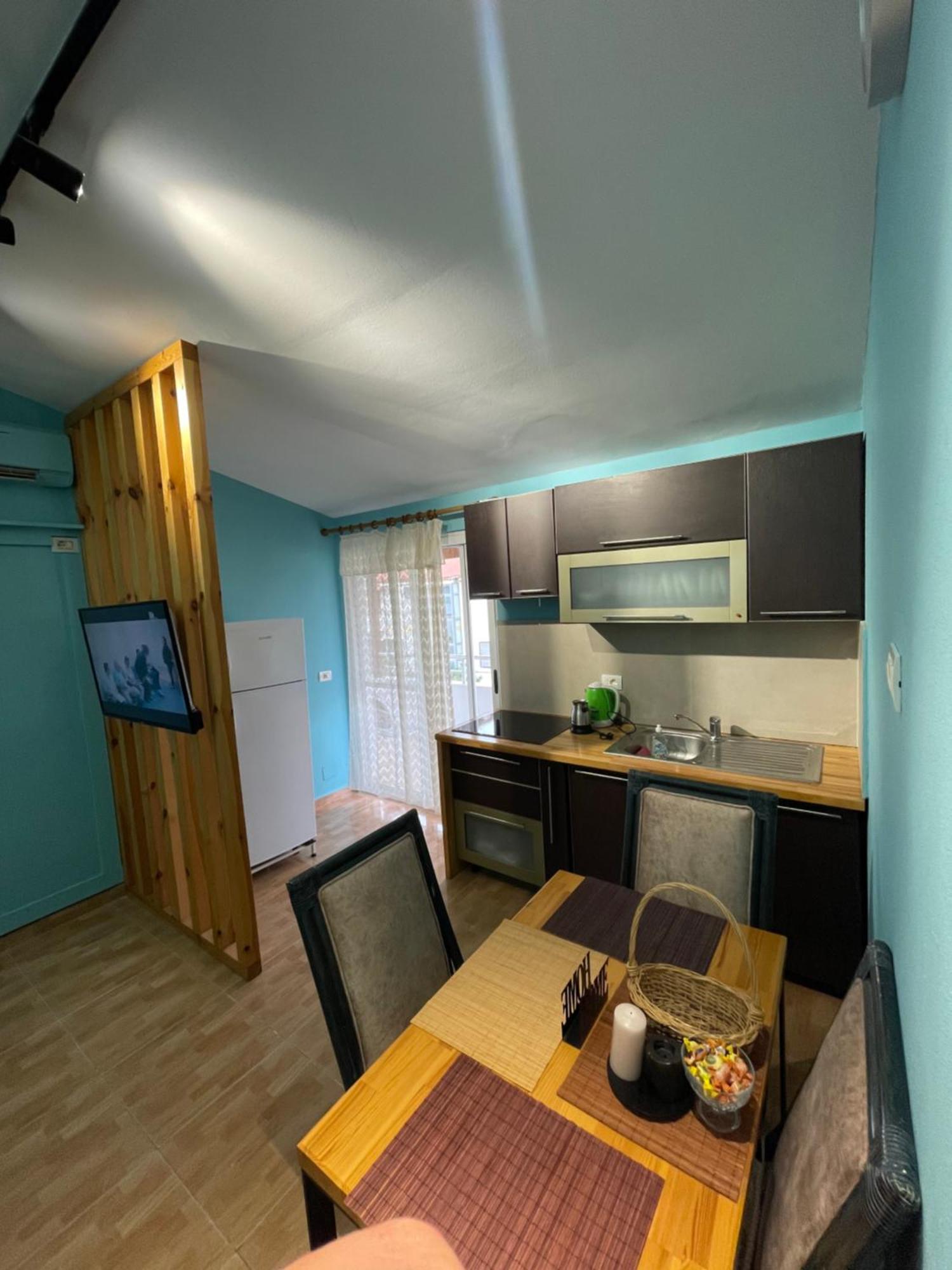 Villa House For Rent Jurgen à Golem  Extérieur photo