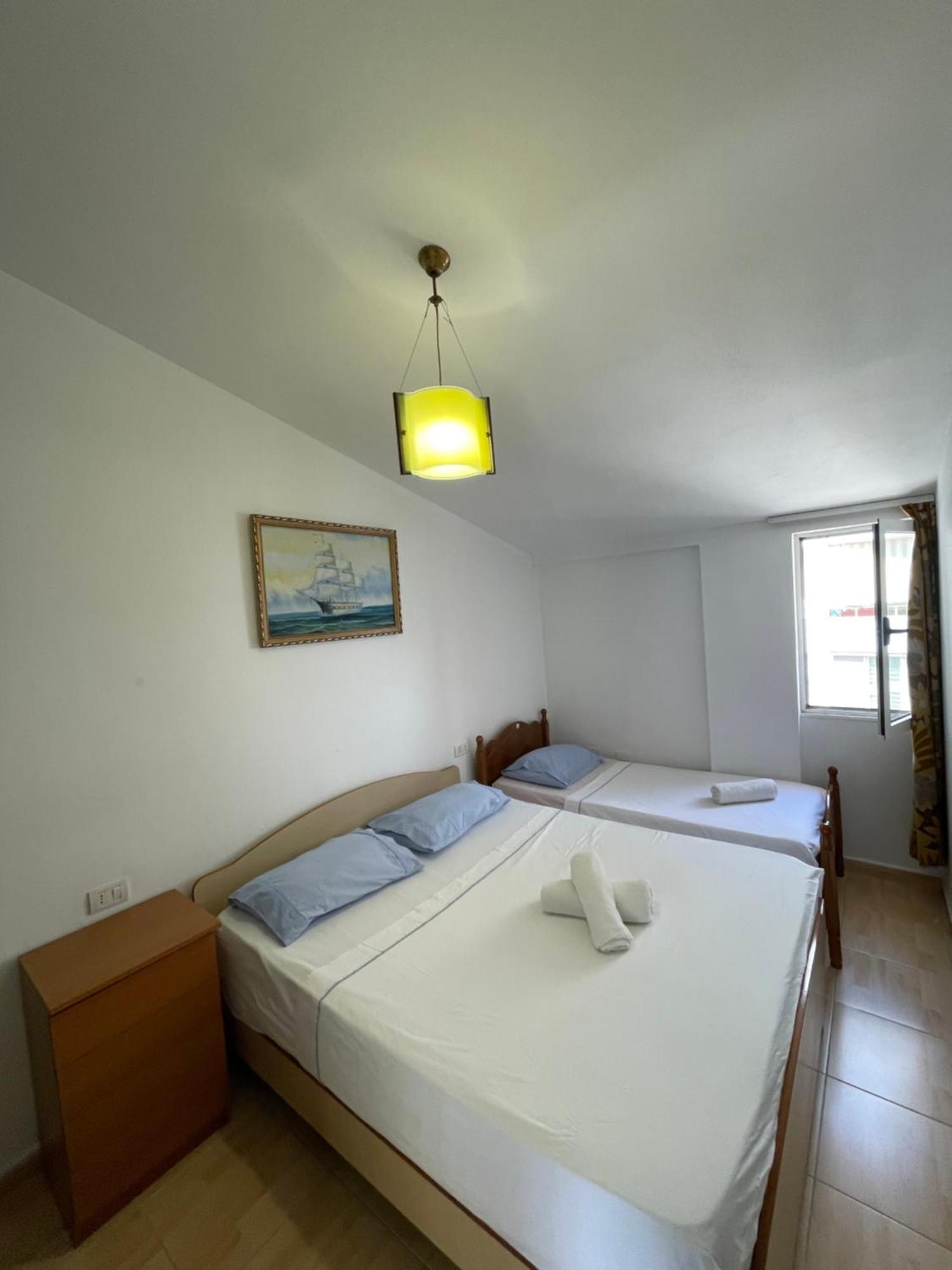Villa House For Rent Jurgen à Golem  Extérieur photo